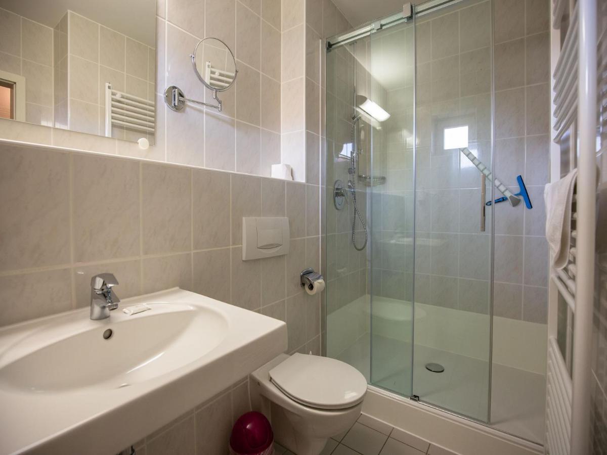 Feriendorf Rugana - Komfort Appartement Mit 1 Schlafzimmer Und Terrasse B52 Dranske Zewnętrze zdjęcie
